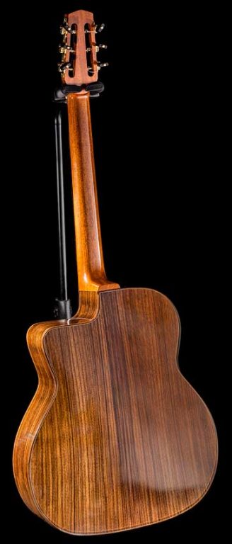 Jerome Duffell Bespoke guitars, Spruce top, Solid indian rosewood back & sides, Mahogany neck, Evo frets, Ebony fretboard, Same tuners